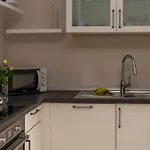 Makris No 2 شقة *
