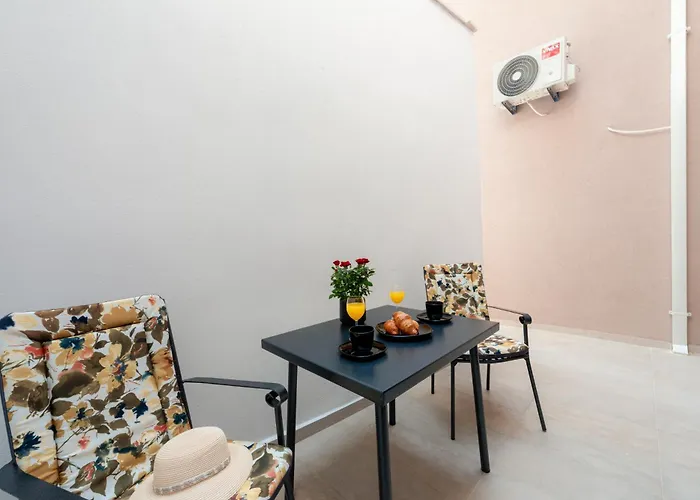 Makris No 2 Apartamento