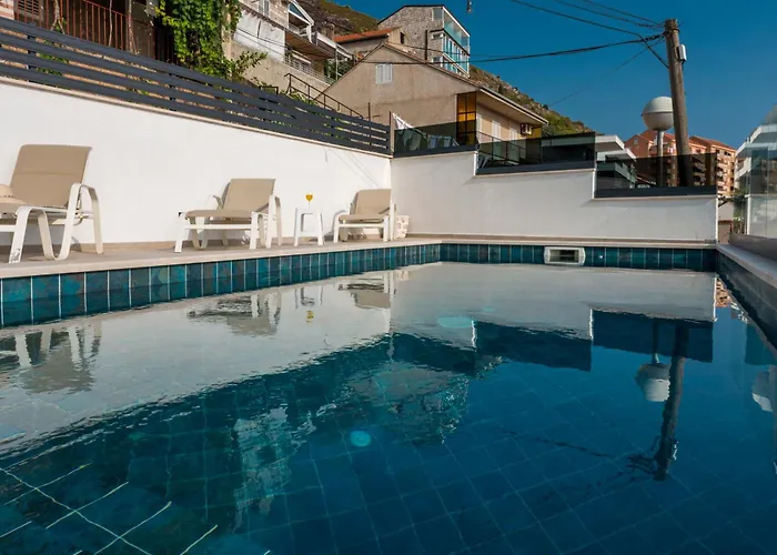 Apartment Makris No 2 *