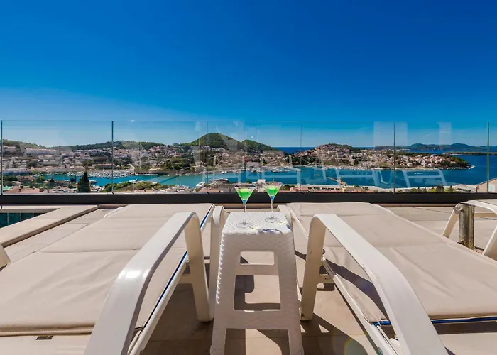 Makris No 2 Apartment *