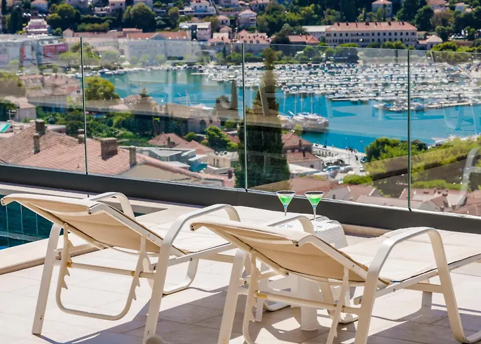 Makris No 2 Apartament *